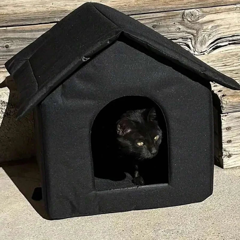 Waterproof Outdoor Cat House With Plush Lining For Stray Cats