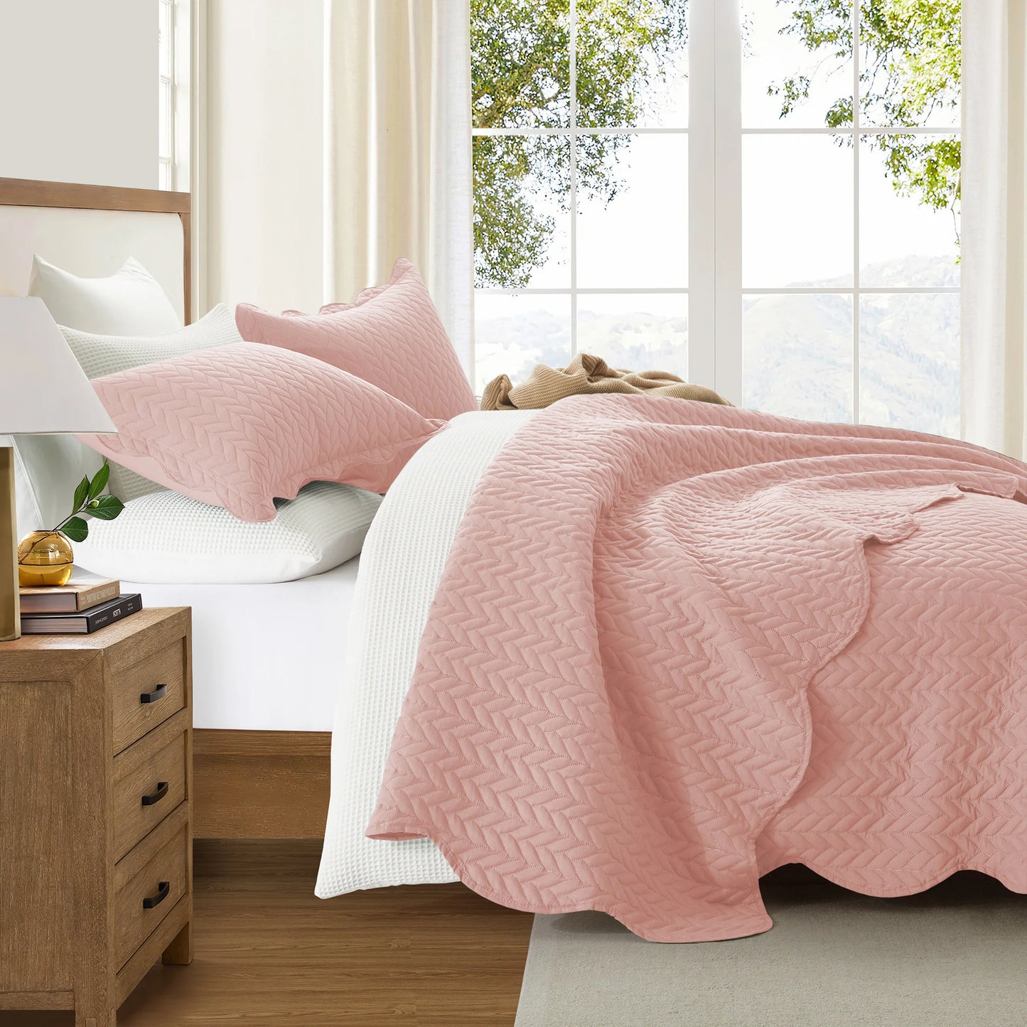 LUXEVOIR 3 Piece Cooling Microfiber Quilt Set Lightweight