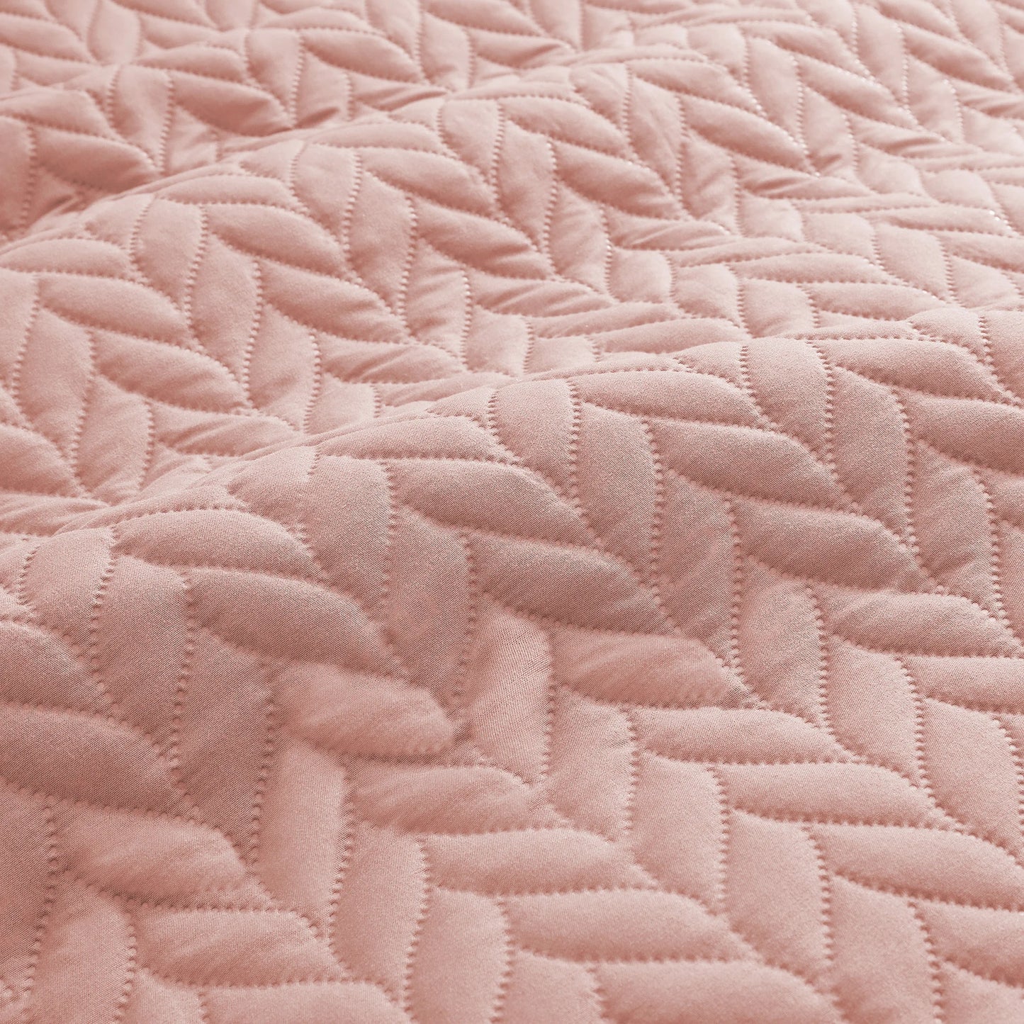 LUXEVOIR 3 Piece Cooling Microfiber Quilt Set Lightweight