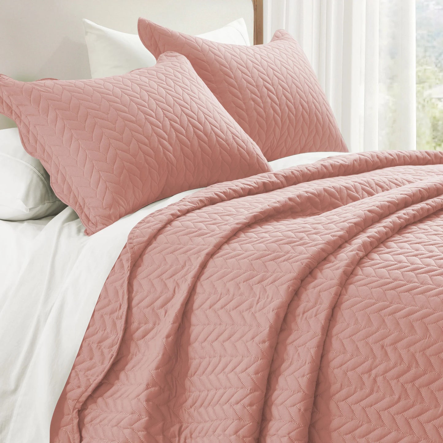 LUXEVOIR 3 Piece Cooling Microfiber Quilt Set Lightweight